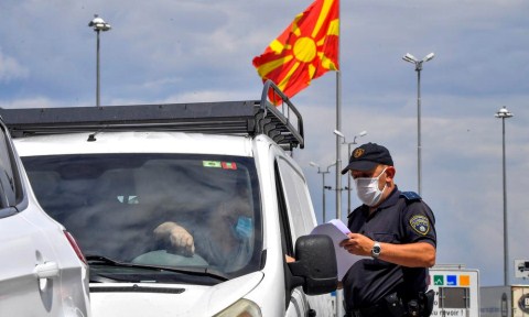 Maqedonia e Veriut zgjat masat kufizuese: Teste PCR falas per turistet